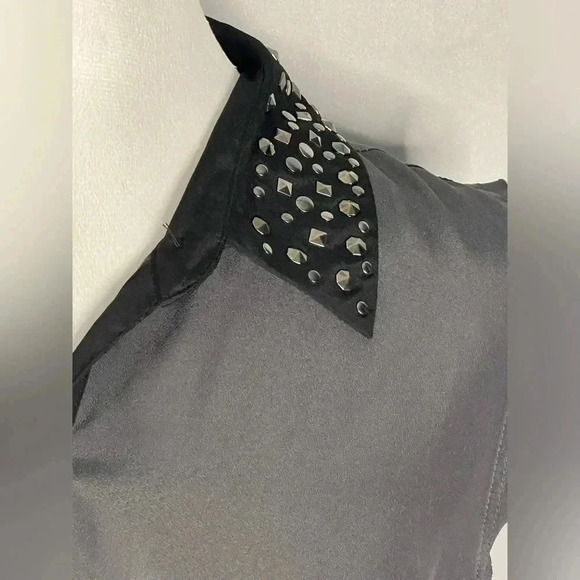 Rock & Republic sleeveless button down top - Picture 6 of 6